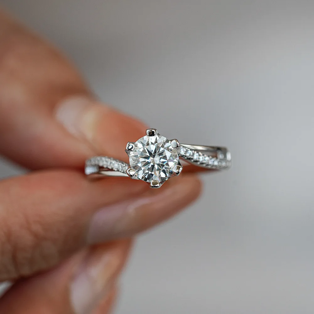 Lumira Işıltılı, Bükümlü Tasar - Moissanite Engagement Ring 1 Carat incelemesi ve fiyatı